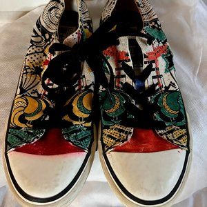 EUC CTAS ONE STAR kicks MULTI fun design (Jr. 3) KICKS